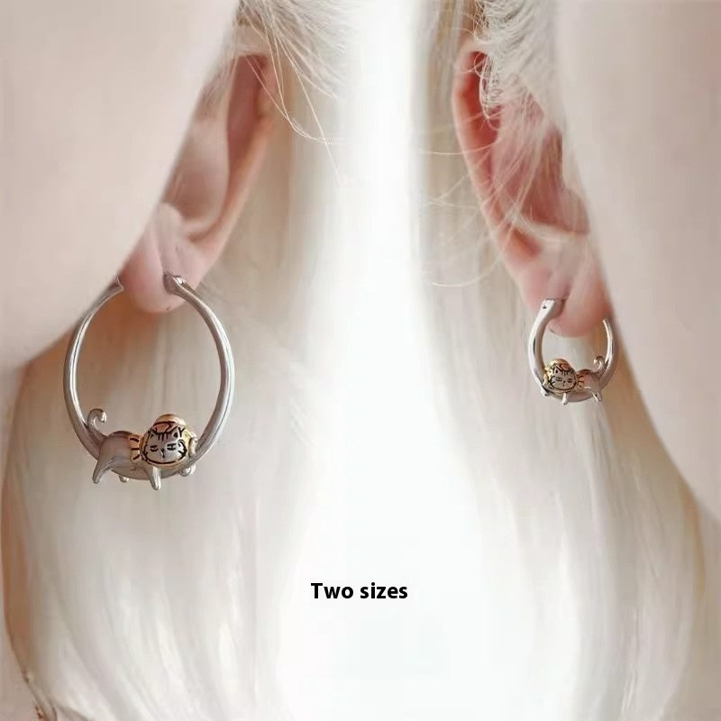 Cute And Graceful Broken Cat Earrings Niche