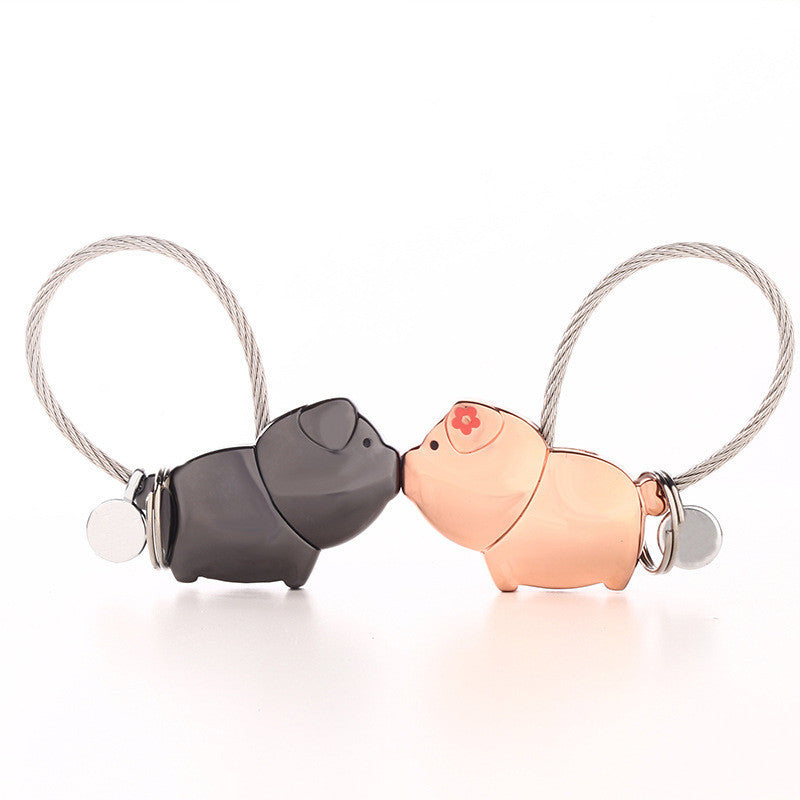 Kissing pig couple keychain