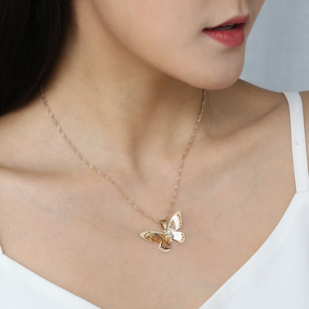 Cross-border hot selling jewelry hollow metal butterfly necklace water wave chain three-dimensional animal fashion clavicle chain female