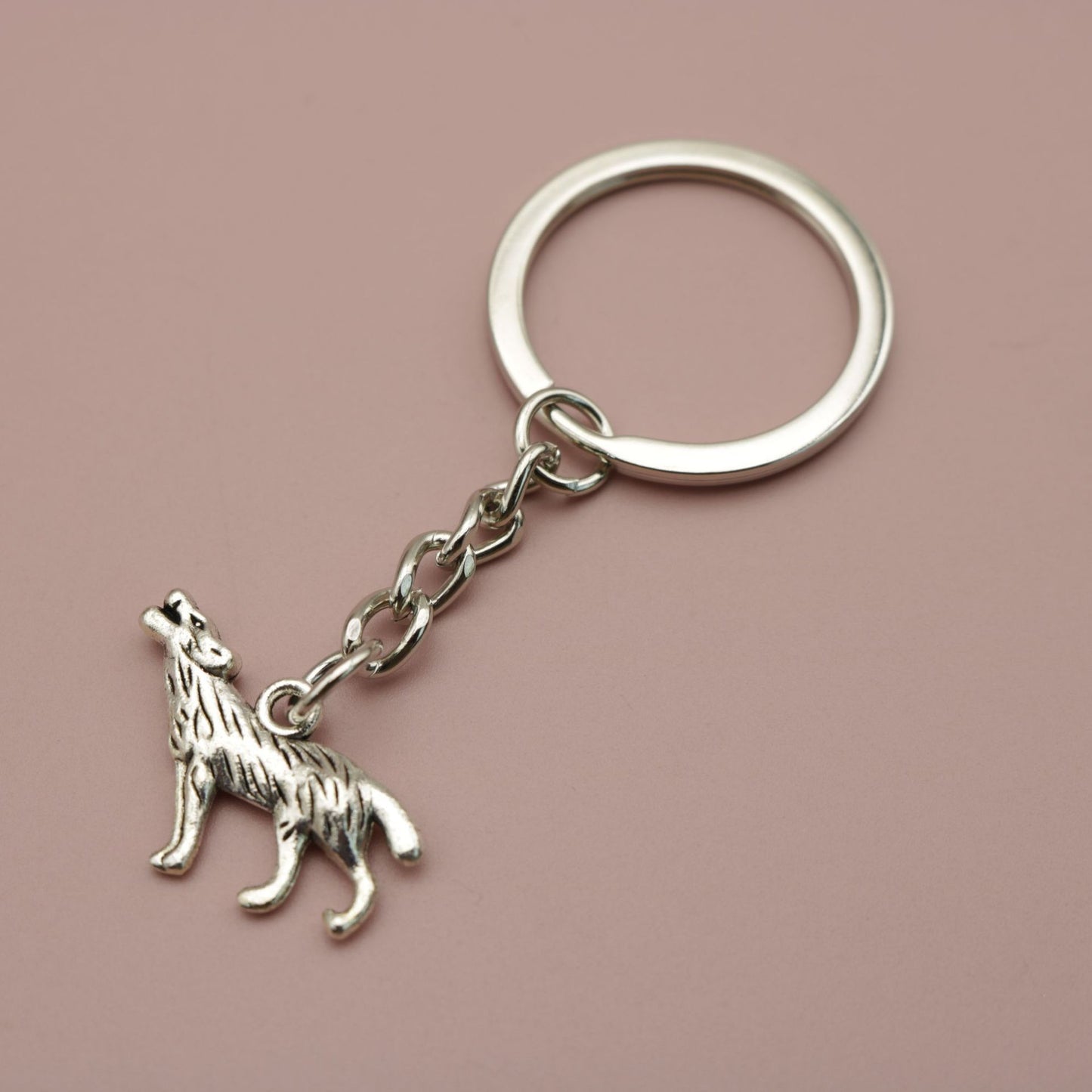 Ornament Simple Wolf Keychain Pendant