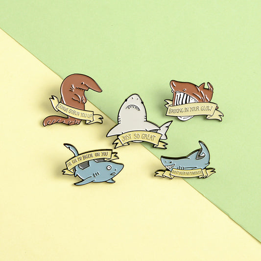 Animal series brooch