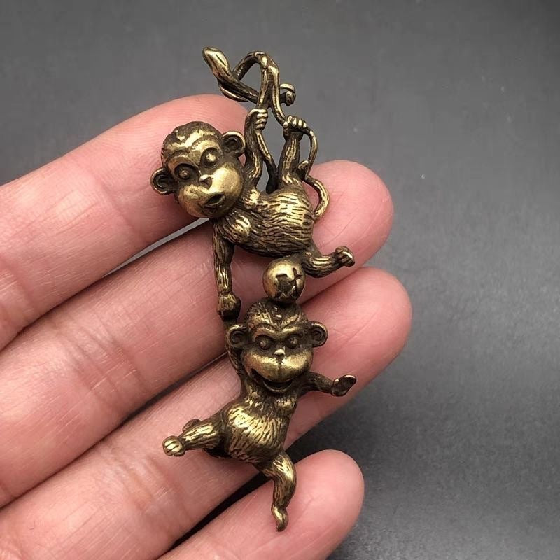 Antique Miscellaneous Bronze Mini Solid Monkey Pendant Zodiac Monkey Keychain Pendant Hand Pieces