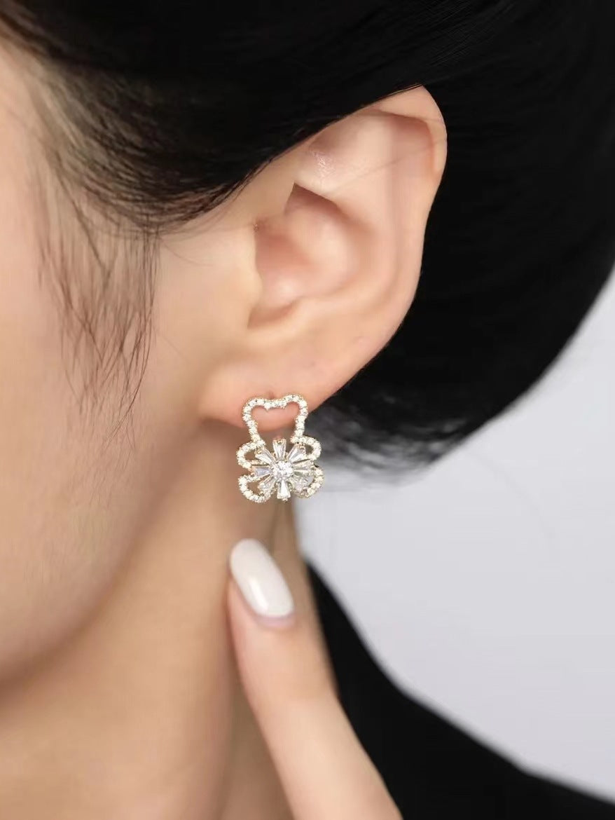 Rotatable Bear Earring Temperament Design Sense