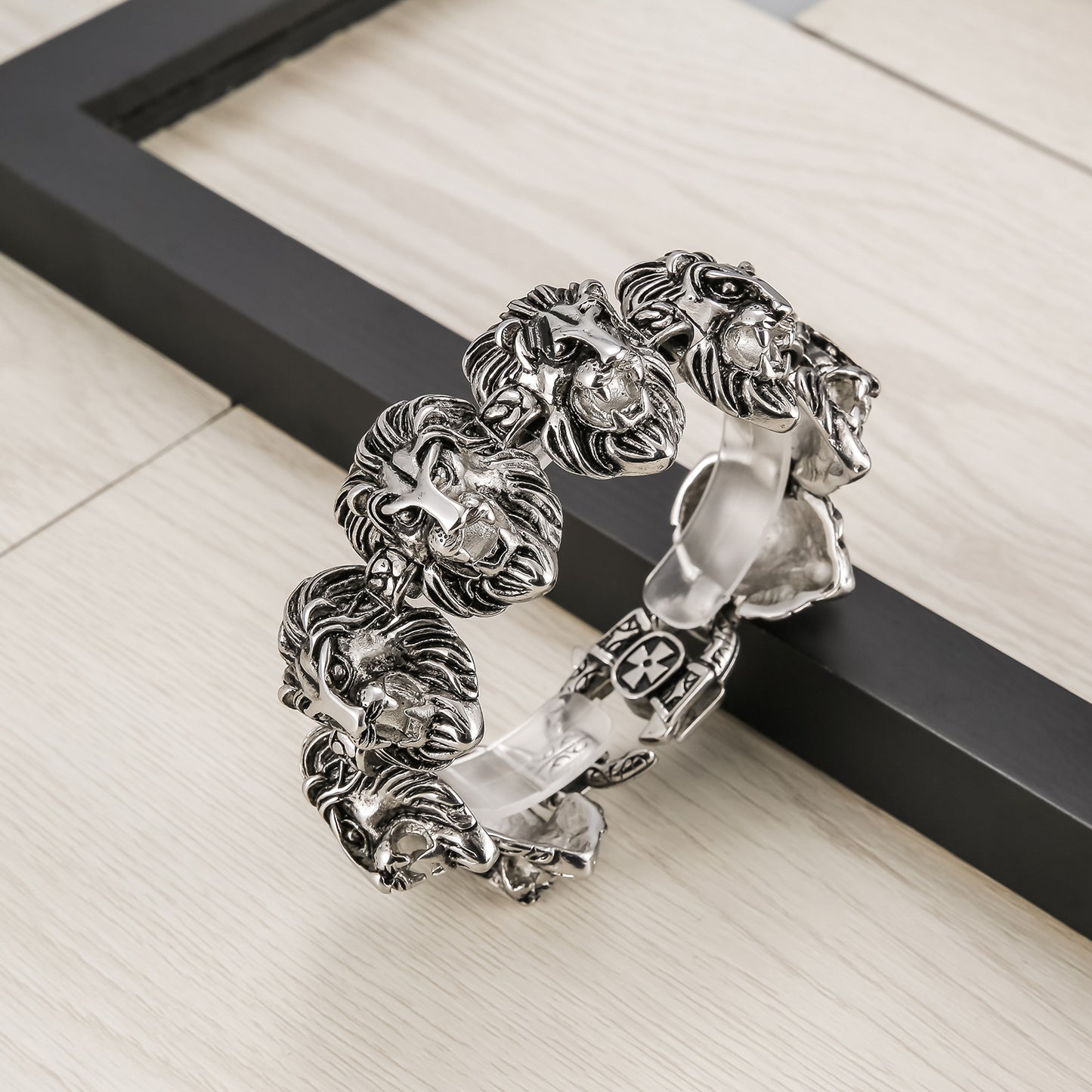 Retro Titanium Steel Lion's Head Bracelet All-match Men's Ornament