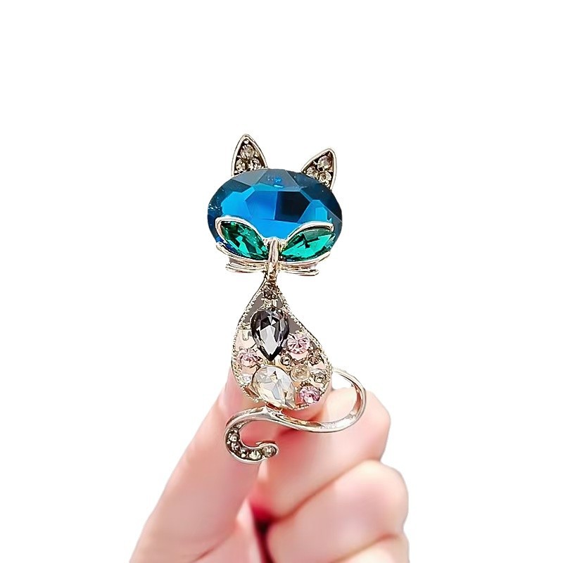 High-end Diamond-inlaid Metal Alloy Brooch