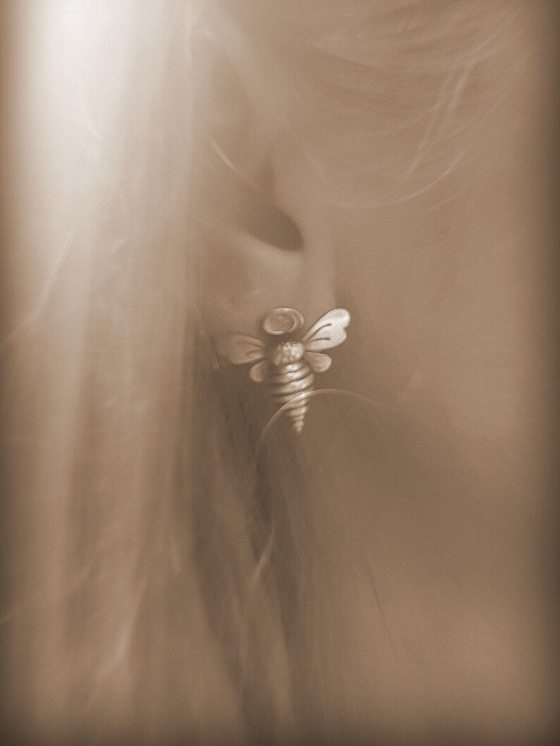 Vintage Diamond-studded Bee Earring Earrings Hang Geometrically