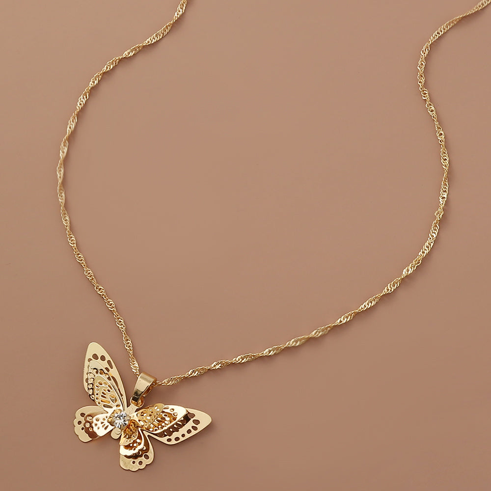 Cross-border hot selling jewelry hollow metal butterfly necklace water wave chain three-dimensional animal fashion clavicle chain female