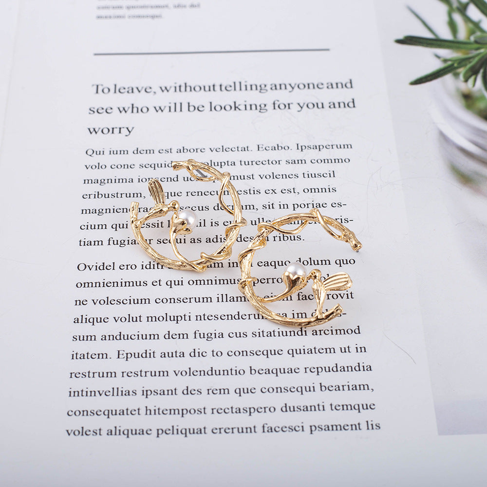 Retro Pearl Animal Three-dimensional Design Earrings