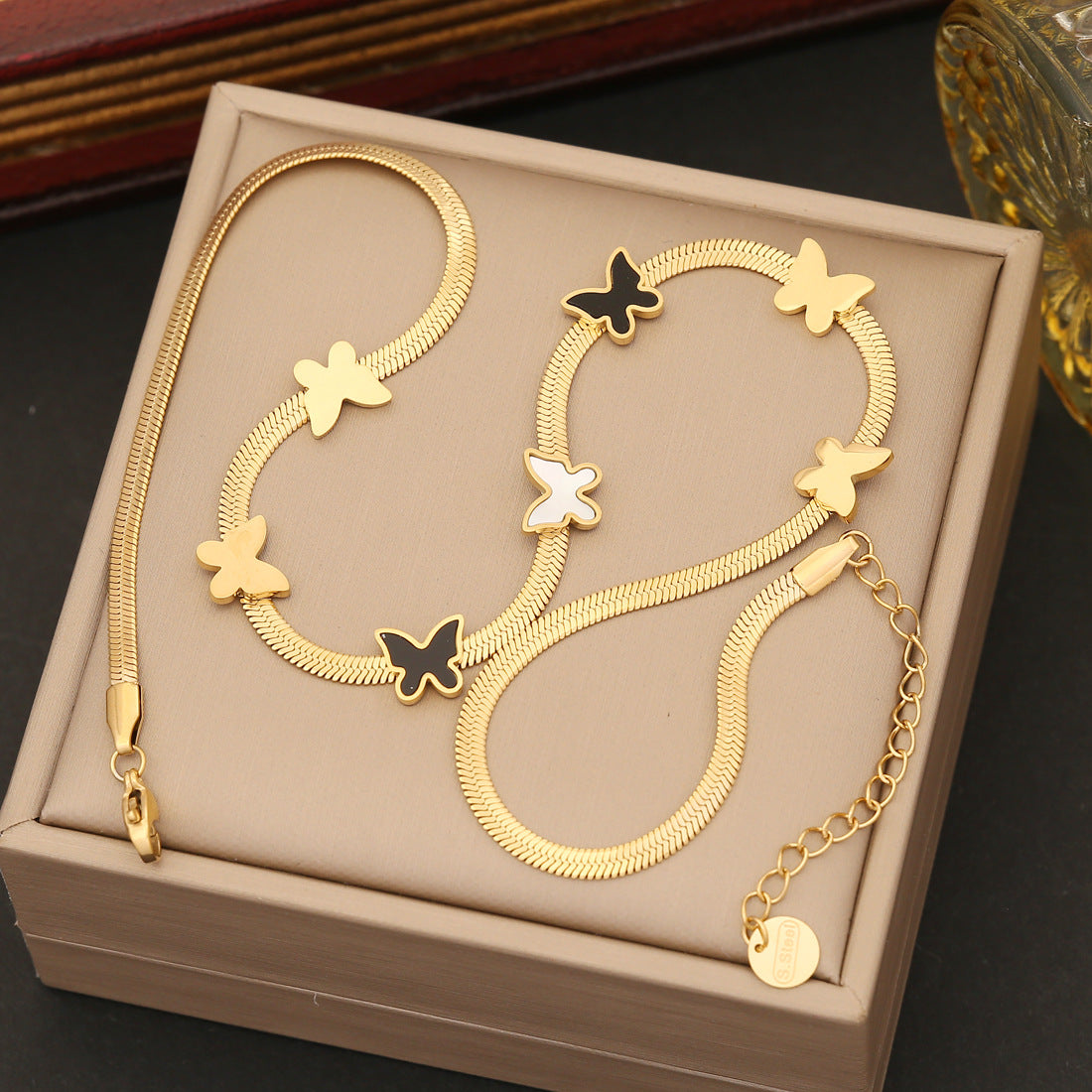Fashion Butterfly Ornament Stainless Steel Jewelry Clavicle Chain