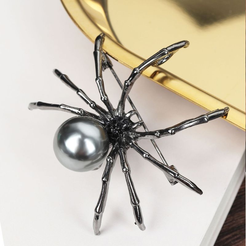 Spider Pearl Large Brooch Buckle For Light Protection