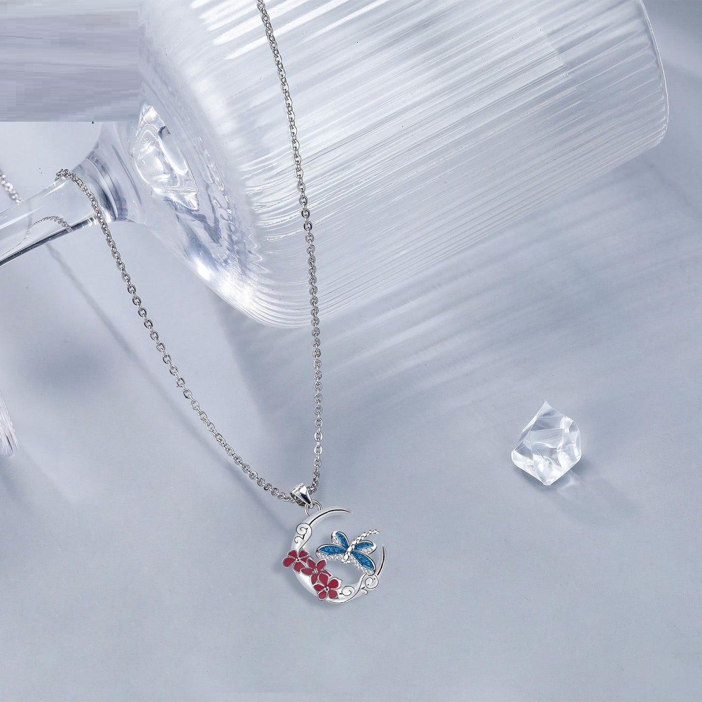 Fashion Romantic Retro Dragonfly Ornament Necklace Female Pastoral Style Jewelry