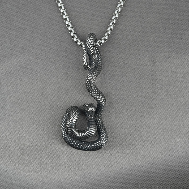 Jewelry Cobra Men's Titanium Steel Necklace
