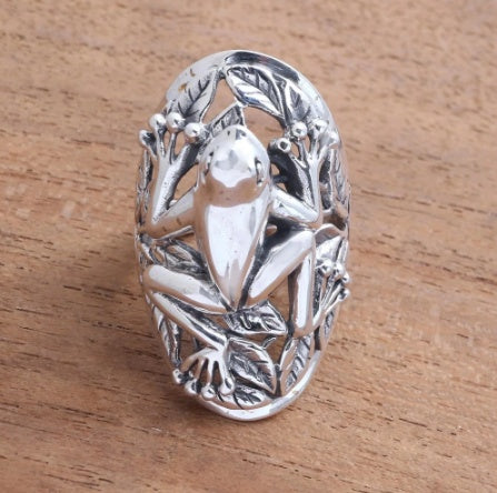 Fashion Personality Silver Frog Animal Leaf Hollow Ring