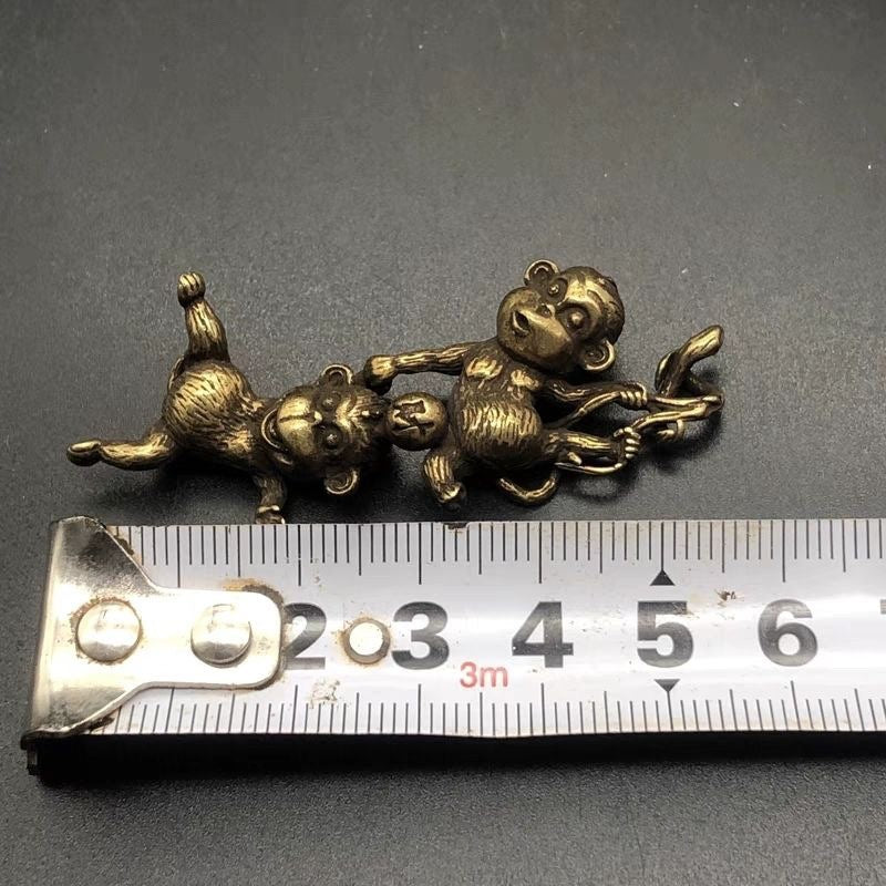 Antique Miscellaneous Bronze Mini Solid Monkey Pendant Zodiac Monkey Keychain Pendant Hand Pieces