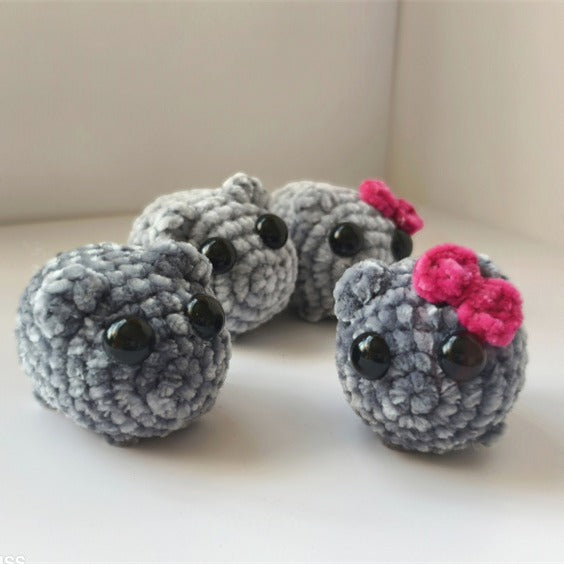 Cute And Minimalist Hamster Crochet Doll Keychain