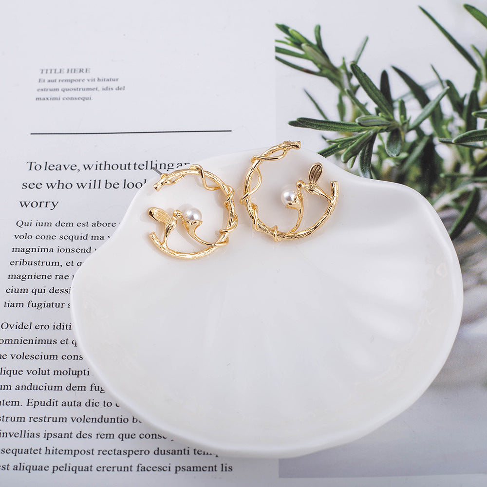 Retro Pearl Animal Three-dimensional Design Earrings