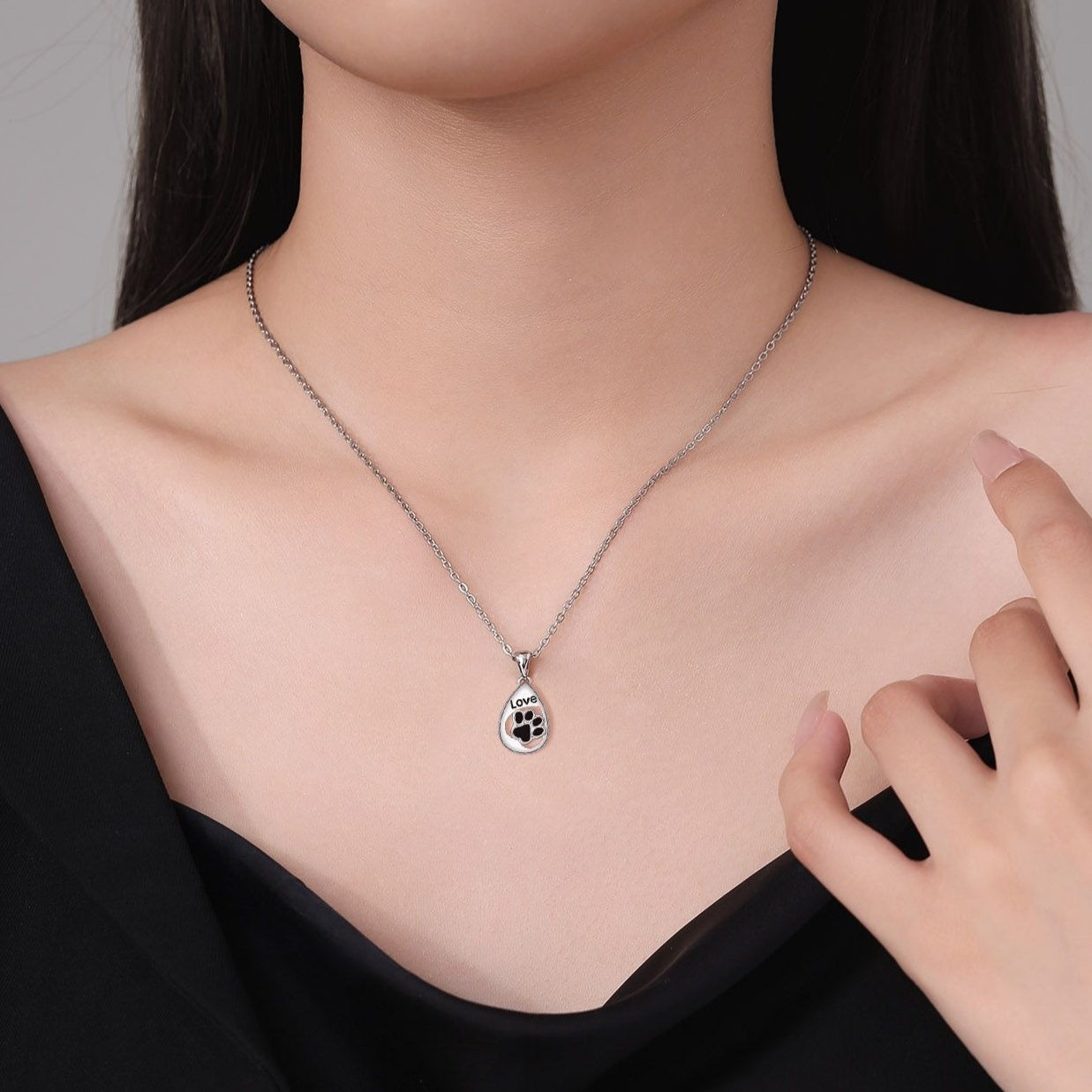 Pet Footprints Pendant Necklace Women's Fashion Design Jewelry