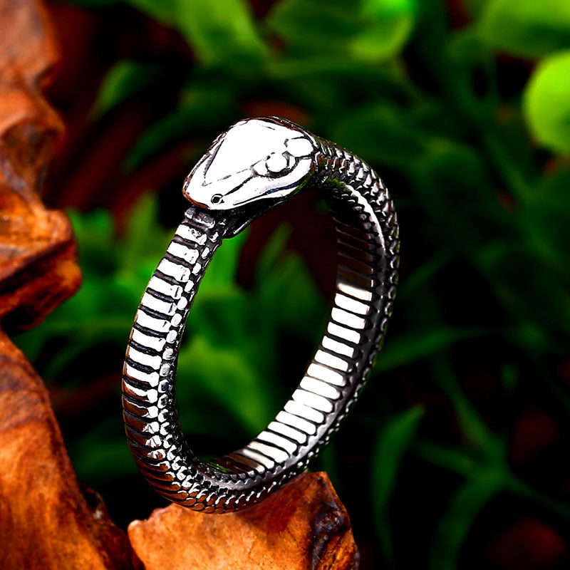 Snake Shaped Retro Domineering Animal Ring